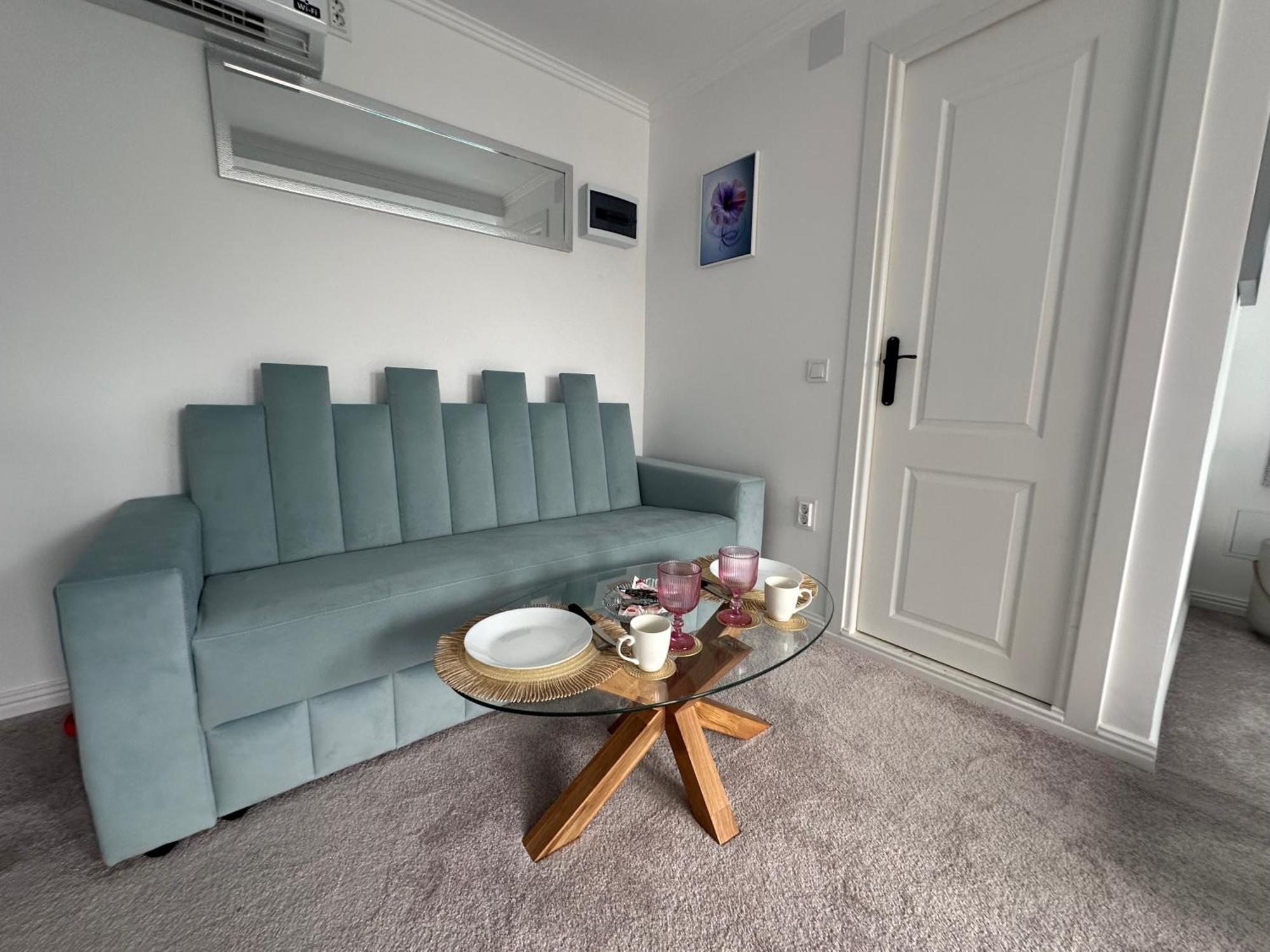 Elegant Escape Central Studio Craiova Exterior foto